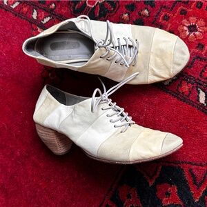 Vintage Marséll oxford in butter yellow and cream
